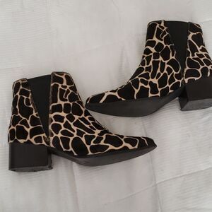 COPY - Giraffe print booties